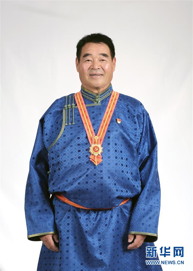 （奮斗百年路　啟航新征程·“七一勛章”獲得者·圖文互動）（1）“草原之子”廷·巴特爾：讓草原綠起來，幫牧民富起來