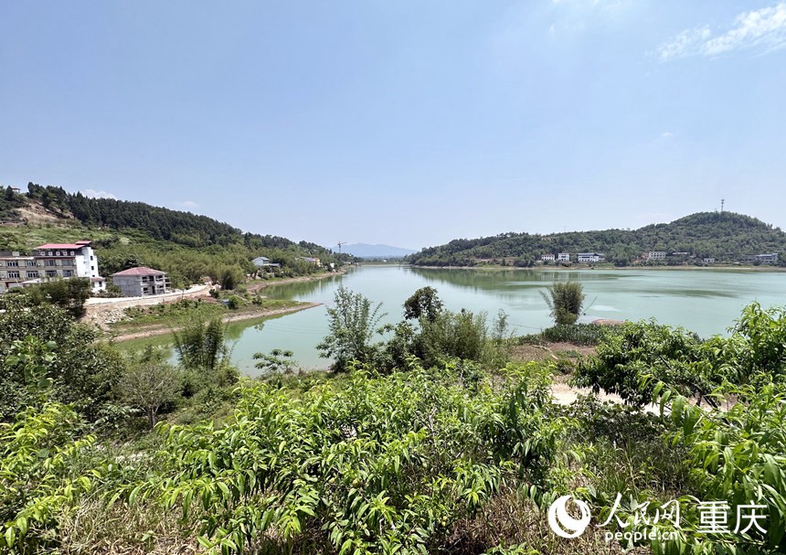 龍湖村以橋亭湖周邊為核心發(fā)展旅游產(chǎn)業(yè)。人民網(wǎng)記者 劉政寧攝